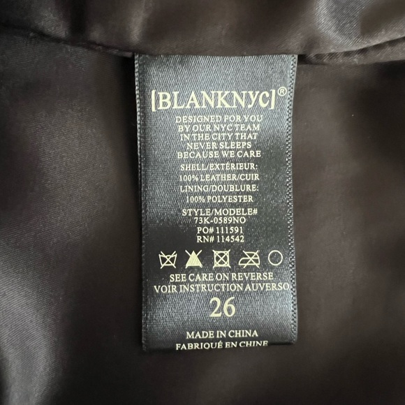 *REAL SUEDE* BlankNYC mini skirt with slit and zipper - Picture 2 of 4